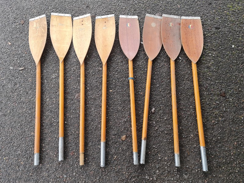 Se of 4 wooden split paddles